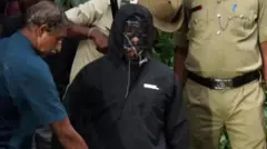 مندر کے سابق صفائی ملازم نے دعوی کیا ہے کہ انھیں ریپ اور قتل کے بعد ایک سو سے زیادہ خواتین کو دفنانے پر مجبور کیا گيا