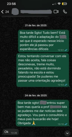 Imagem de duas mensagens enviadas por WhatsApp por Shaiane à coordenadora da escola em que ela diz que a adaptação do filho está difícil e pede orientações e notícias sobre o garoto. Apenas na segunda mensagem, enviada num intervalo de três dias, há uma resposta: "Ok".