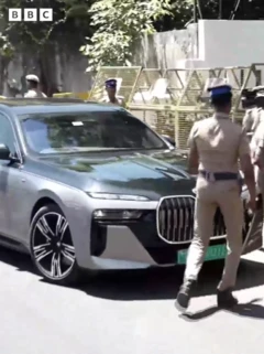 மீண்டும் ஆளுநர் மாளிகை வந்த விஜய்