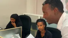 Namoota leenjiirra jiran