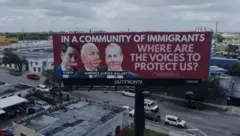Outdoor em Miami contra a política migratória de Donald Trump, com as fotos do secretário de Estado americano, Marco Rubio, e dois congressistas locais
