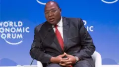 Dlamini mai shekaru 52 ya mutu ranar Lahadi a wani asibiti da ke Afrika ta Kudu.