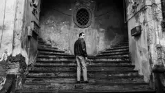 Scena iz serije Ripli