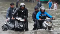 ముంబయి, వరదలు, వర్షాలు