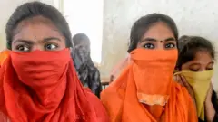 ప్రభుత్వ పాఠశాలలోని విద్యార్థులు. మార్చి 4వ తేదీన తీసిన చిత్రం