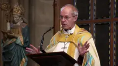 Musenyeri mukuru wa Canterbury, Justin Welby, ari mu isengesho