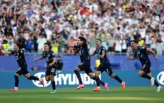 Jogadores do Paraguai comemorando
