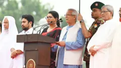 জুলাই ঘোষণাপত্র পাঠ করছেন অধ্যাপক মুহাম্মদ ইউনূস