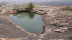 Odò Ado Awaye l'Oyo nibi ti omi dagun lori apata