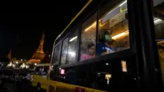 ရန်ကုန်က ဘတ်စကား