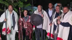 Abbaan Gadaafi ogeessi aadaa gaachanaafi eeboo akka meeshaa kabajaatti aangawootaan keessummootaaf kennuun baratamuus hiiki aadaa keessatti qabu garuu kan biraati jedhu