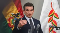 El presidente de Bolivia, Rodrigo Paz, ofrece una conferencia de prensa en la Paz, Bolivia, el 20 de noviembre de 2025. 