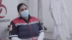 تلاش زوج مکزیکی برای مقابله با کرونا و خشونت