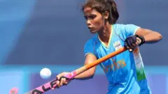 বন্দনা কাটারিয়া ভারতীয় নারী দলের তারকা খেলোয়াড়। একই সঙ্গে তিনি দলিত সম্প্রদায়ের মানুষ।