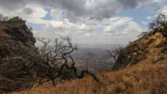 Byemezwa ko izo mfungwa zahungiye mu misozi iri ku birenge by'umusozi wa Moroto
