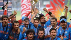 2011 వరల్డ్ కప్ గెలిచిన భారత్ జట్టు