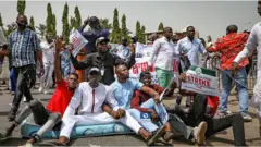 Àwọn akẹ́kọ̀ọ́ tó ń ṣe ìwọ́de