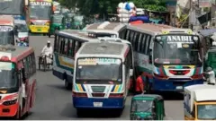বাংলাদেশে পহেলা জুন থেকে শুরু হয়েছে বাস চলাচল।