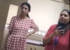 இந்தி  vs தமிழ்