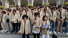 mengapa-mahasiswa-ugm-menggeruduk-acara-budiman-sudjatmiko-kami-muak-dan-tidak-percaya-dengan-rezim