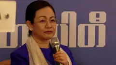 ၂၀၂၅ မေ ၁၁ ရက်တုန်းက ရန်ကုန်မြို့မှာ ပြုလုပ်ခဲ့တဲ့ PPP ပါတီရဲ့ သတင်းစာရှင်းလင်းပွဲမှာတွေ့ရတဲ့ ပါတီဥက္ကဋ္ဌ ဒေါ်သက်သက်ခိုင်
