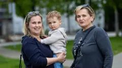 majka i sin - unuk i baka u samoboru, hrvatska