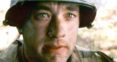 Filmden bir sahnede Tom Hanks