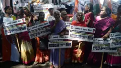 “பணமதிப்பிழப்பு எளிய மக்கள் மீது நடத்தப்பட்ட சர்ஜிக்கல் ஸ்டிரைக்” – 2016இல் நடந்தது என்ன?