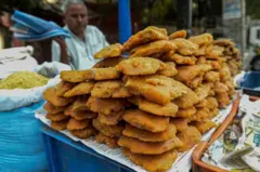 ગોળ