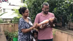 சென்னை வெள்ளத்தில் கைக்குழந்தையுடன் ஒரே வீட்டில் தஞ்சமடைந்த 15 பேரின் நிலை என்ன?