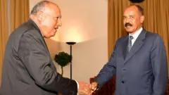 ፕሬዝዳንት ኢሳያስ አፈወርቂ የግብጽ የውጭ ጉዳይ ሚንስትር ሳሚ ሹኩሪ