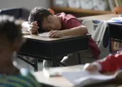 Un enfant désintéressé à l'école