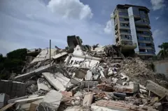 Edifícios destruídos após os terremotos na Venezuela