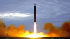 Batun yakin Rasha da Ukraine da ke ci gaba da ruruwa shi ne zancen da ya mamaye batutuwan da ake tattaunawa a duniya.