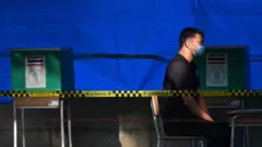 การเข้าคูหาปี 2569 คนไทยจะได้บัตร 4 ใบ กากบาท 5 ครั้ง