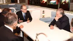 Президент Мирзиёев "Заковат" интеллектуал клуби ташкилотчилари билан