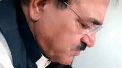د افغانستان د موسیقۍ وتلې څېره سندغاړی عبدالله مقری چې له څو ورځو راهیسې په روغتون کې بستر و، نن وفات شوی دی.