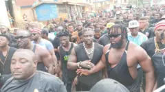 Ndị bịara ịkwanyere Ifesinachi Onyekesi Martin e gburuegbu ugwu ikpeazụ.