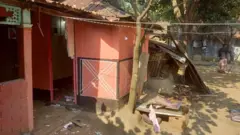 মঙ্গলবার রাতে কিছ বাড়িঘর ভাঙচুরের ঘটনা ঘটে