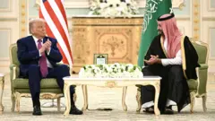 الرئيس الأمريكي دونالد ترامب وولي العهد السعودي الأمير محمد بن سلمان