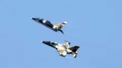 Máy bay huấn luyện Yak-130 của Không quân Việt Nam bay diễn tập trong dịp lễ 30/4/2025