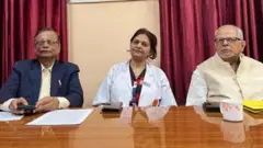 நிறுவன கண்காணிப்பாளர் எல்.பி. சிங், இயக்குநர் மனிஷா சிங் மற்றும் ஆராய்ச்சித் தலைவர் அசோக் குமார் கோஷ் (வலதுபுறம்)