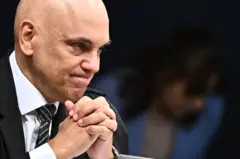 Moraes com cara contrariada