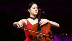 歐陽娜娜、張韶涵 ：台灣藝人獻唱中國大陸國慶晚會引發爭議