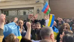 Bakıda Ukrayna səfirliyinin qarşısı - 27 fevral 2022-ci il