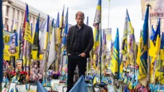 Принц Гаррі відвідав народний меморіал на Майдані Незалежності у Києві