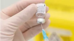 করোনাভাইরাসের টিকা নিতে হলে একটি অ্যাপে নিজেদের তথ্য দিয়ে তালিকাভুক্ত করতে হবে।