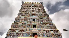 சனிப்பெயர்ச்சி, 2025 சனிப்பெயர்ச்சி, திருநள்ளாறு சனீஸ்வரர் கோவில்  