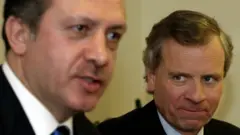 Eski NATO Genel Sekreteri Jaap de Hoop Scheffer, 2004'te Başbakan Recep Tayyip Erdoğan ile Ankara'daki basın toplantısında