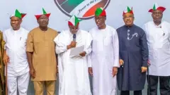 Àwọn gómìnà PDP níbi ìpàdé wọ́n